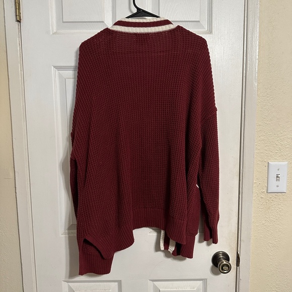 Red Cardigan Sweater with pockets - Picture 5 of 5